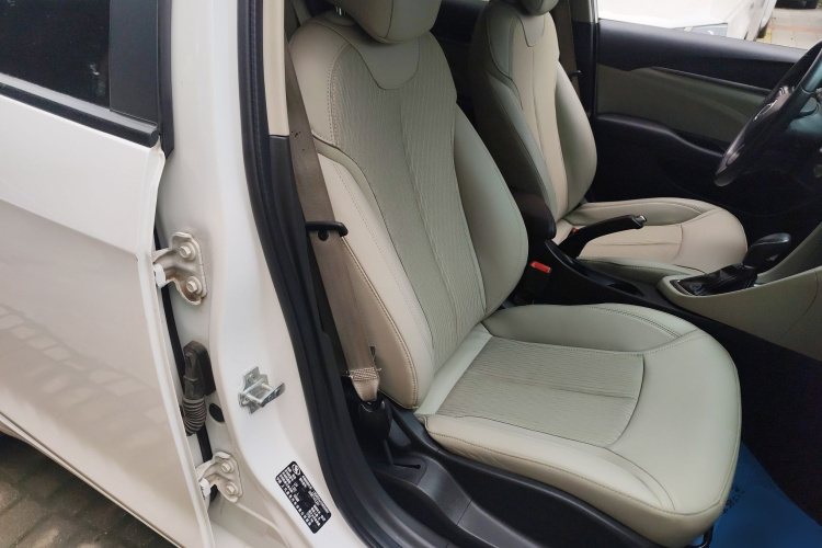 别克 英朗 2016款 18T 双离合精英型局部细节41