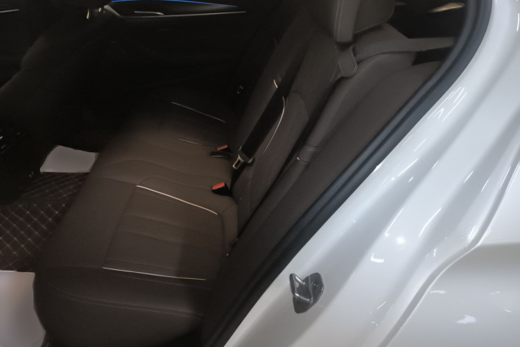 宝马5系新能源 2021款 535Le 先锋版M运动套装中控内饰7004