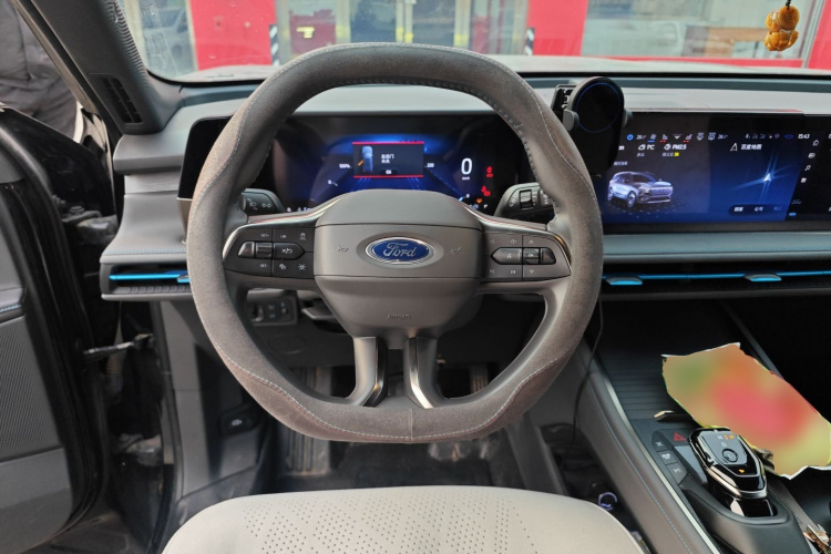 福特 2023款 锐界L 2.0T EcoBoost E混动两驱七座豪华型中控内饰13