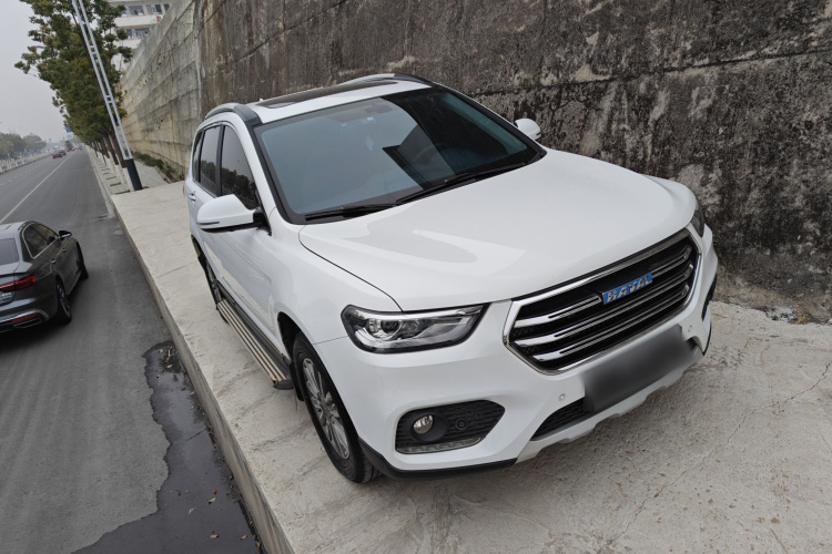 哈弗H6 2017款 蓝标 运动版 1.5T 自动两驱尊享型车身外观3