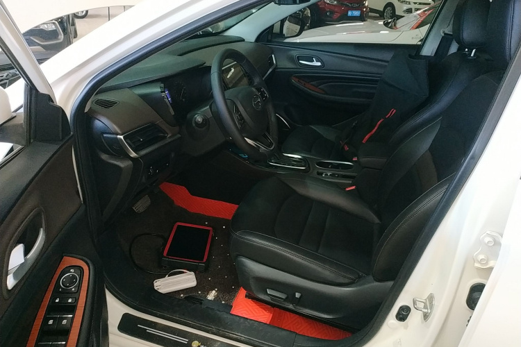 广汽传祺 传祺GA4 2018款 200T 自动尊享版中控内饰20