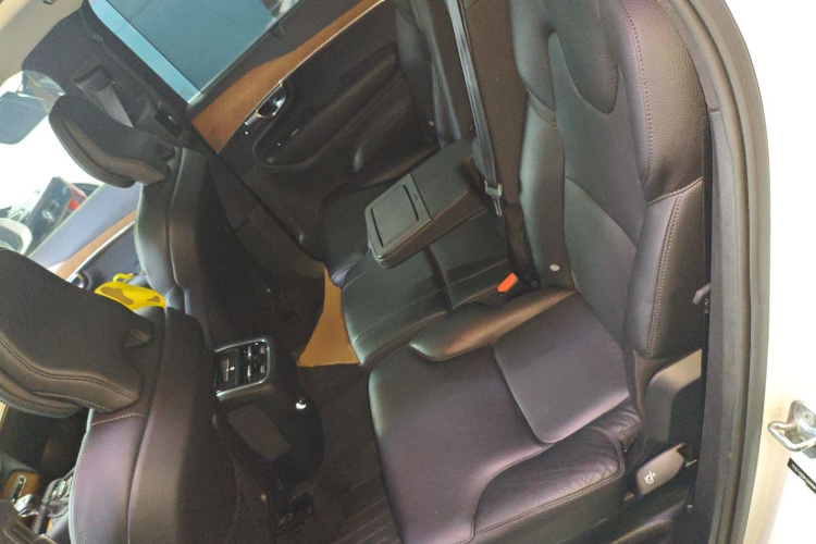 沃尔沃XC90 2019款 T6 智逸版 7座 国VI中控内饰21