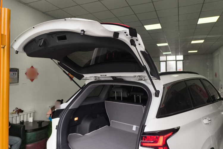 长安CS75 PLUS 2023款 第二代 1.5T 自动精英型机舱底盘23