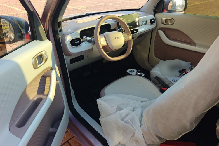 吉利银河 熊猫 2025款 210km 元气熊中控内饰19