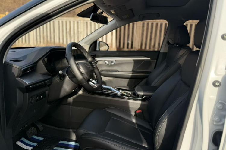 五菱汽车 五菱星辰 2021款 1.5T CVT星辉版中控内饰7004