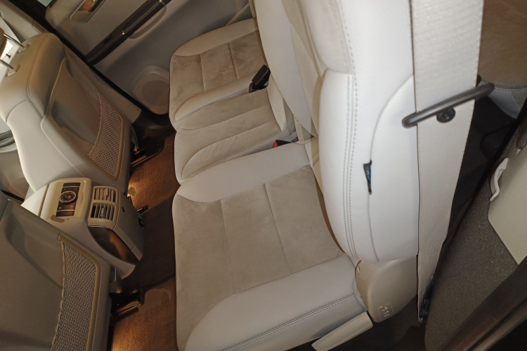 奔驰R级 2014款 R 320 4MATIC 商务型中控内饰21