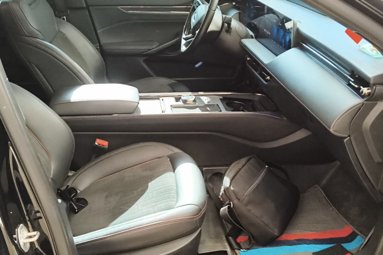 福特 蒙迪欧 2023款 EcoBoost 180 舒雅型局部细节41