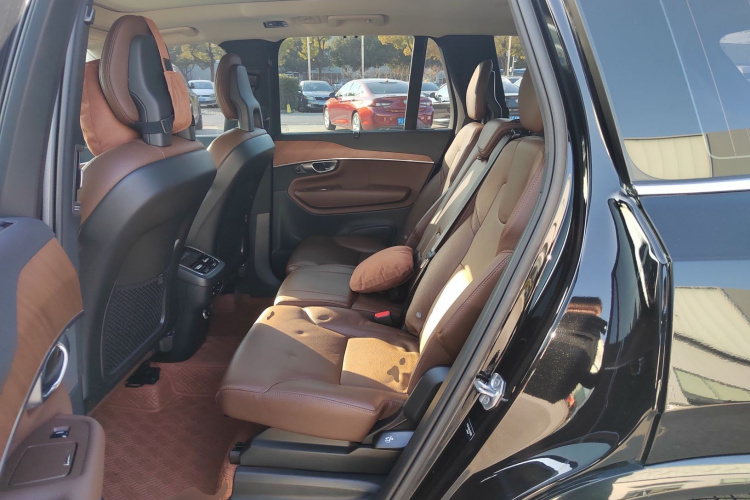 沃尔沃XC90 2020款 T6 智逸豪华版 7座中控内饰21