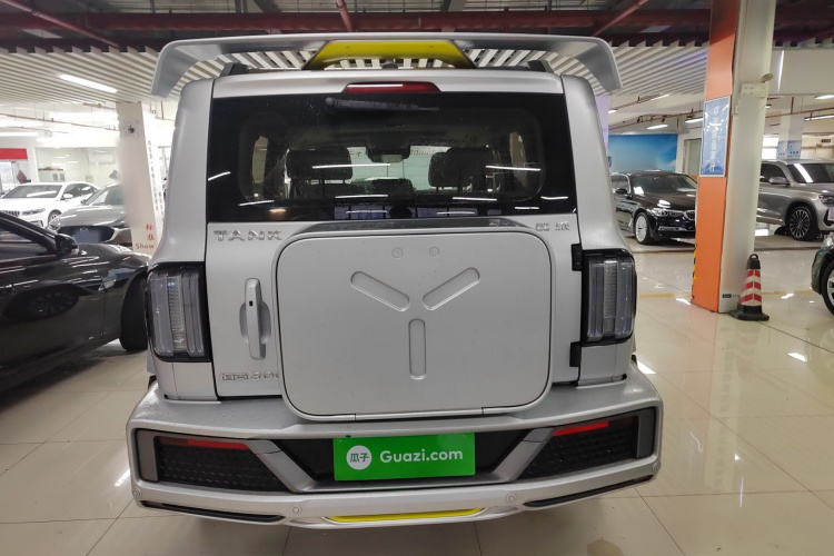 超境汽车 共创坦克300 2021款 2.0T 赛博坦克车身外观6