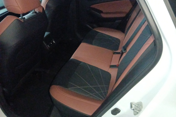 长安 逸动 2024款 PLUS 蓝鲸NE 1.4T GDI DCT高能版中控内饰21