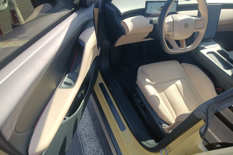 蔚来ET5 2022款 75kWh中控内饰7003