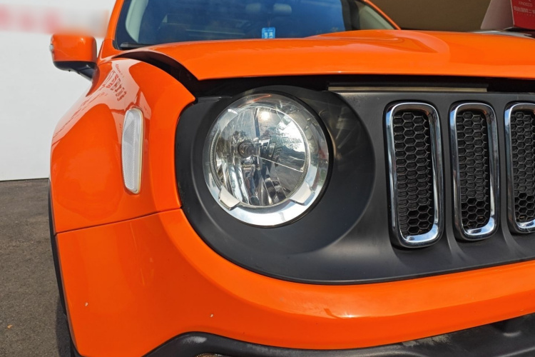 Jeep 自由侠 2018款 互联大屏版 180T 自动高能版车身外观6006