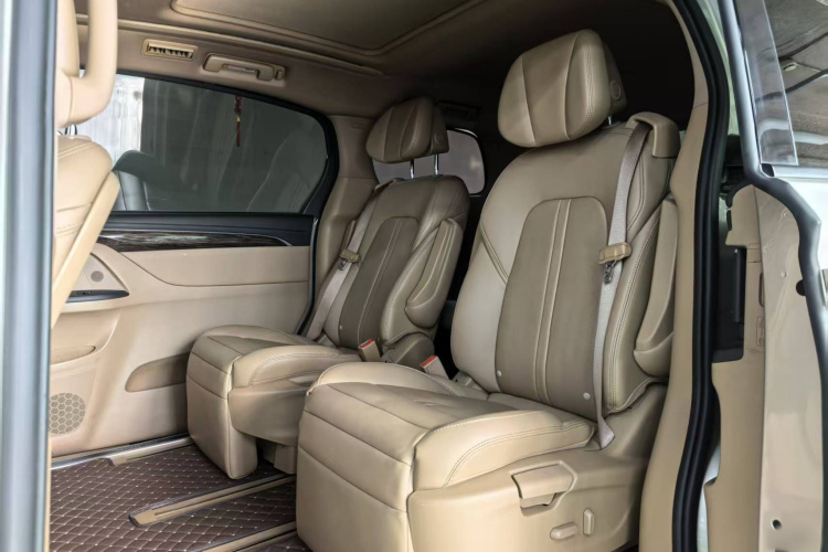 别克GL8 2017款 ES 28T 豪华型 国V中控内饰7004