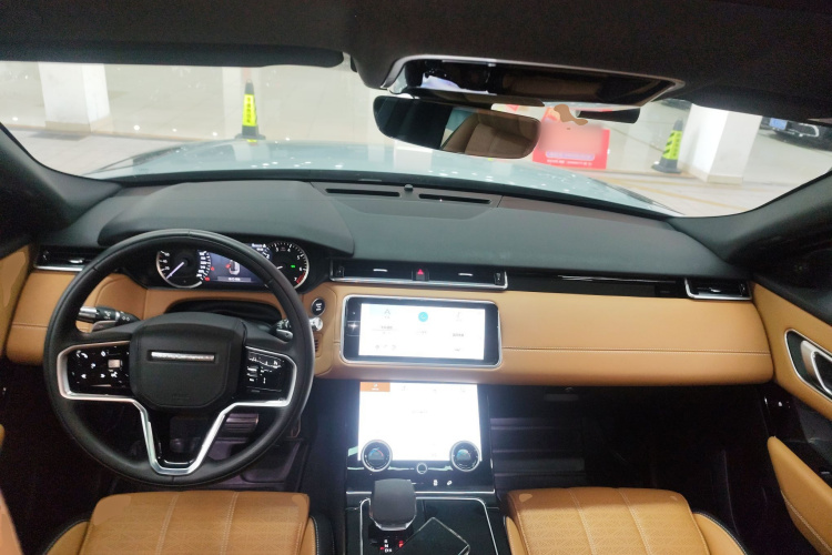 路虎 揽胜星脉 2023款 250PS 熠黑珍藏版中控内饰12