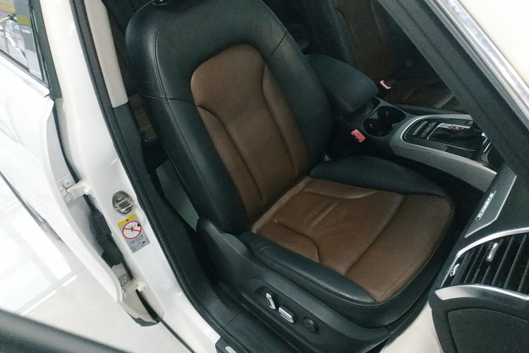 奥迪Q5 2016款 40 TFSI 技术型局部细节41