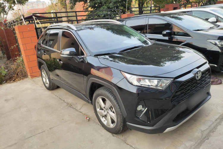 丰田 RAV4荣放 2022款 2.0L CVT两驱风尚Plus版车身外观3