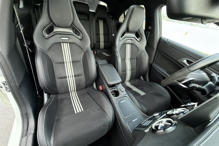 奔驰CLA 2017款 CLA 220 4MATIC 极地限量版中控内饰7008