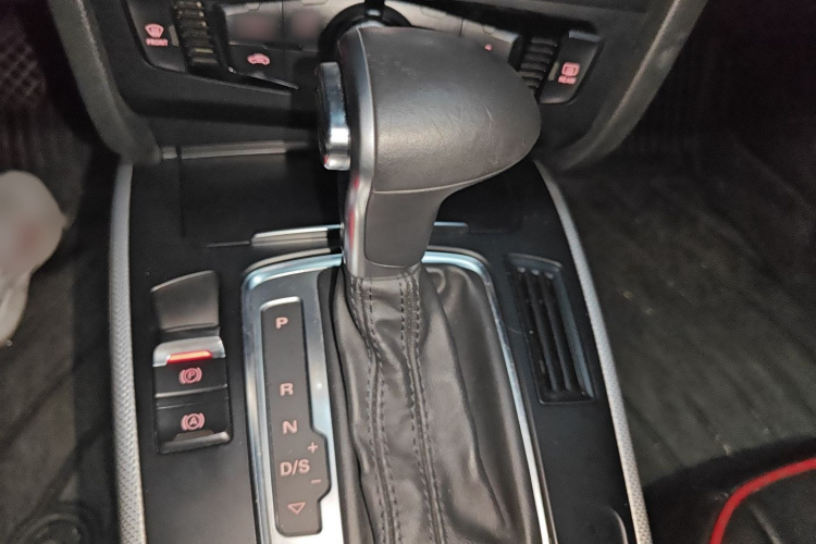 奥迪A4L 2013款 35 TFSI 自动标准型局部细节18