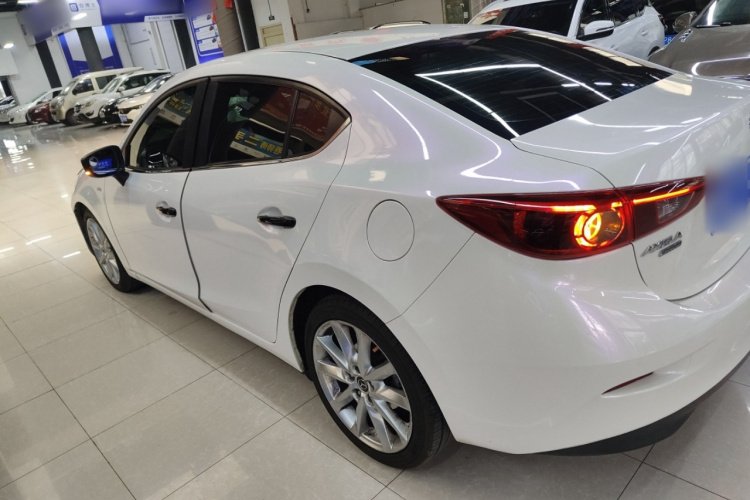 马自达3 昂克赛拉 2017款 三厢 2.0L 自动尊贵型 国V车身外观6003