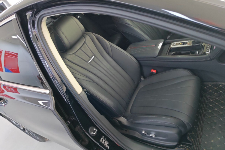 红旗H5 2024款 2.0T 自动智联旗畅版局部细节41