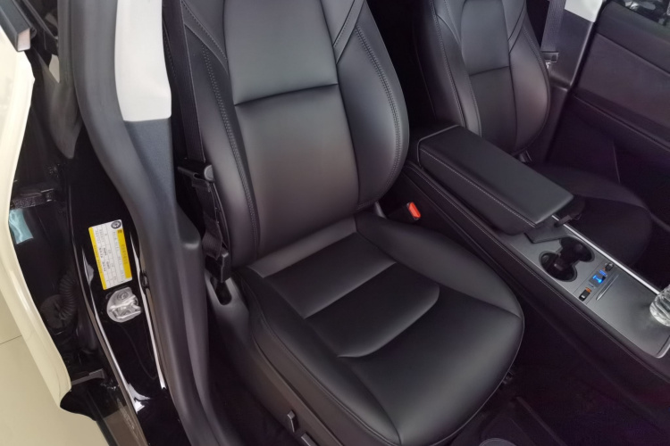 特斯拉 Model Y 2022款 改款 长续航全轮驱动版局部细节41