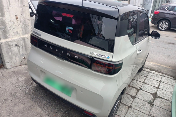 五菱汽车 宏光MINIEV 2022款 马卡龙臻享款 磷酸铁锂车身外观6005