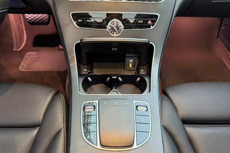 奔驰C级 2021款 C 260 L 运动星耀臻藏版中控内饰7010