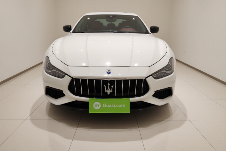 玛莎拉蒂 Ghibli 2018款 改款 3.0T 标准版车身外观2