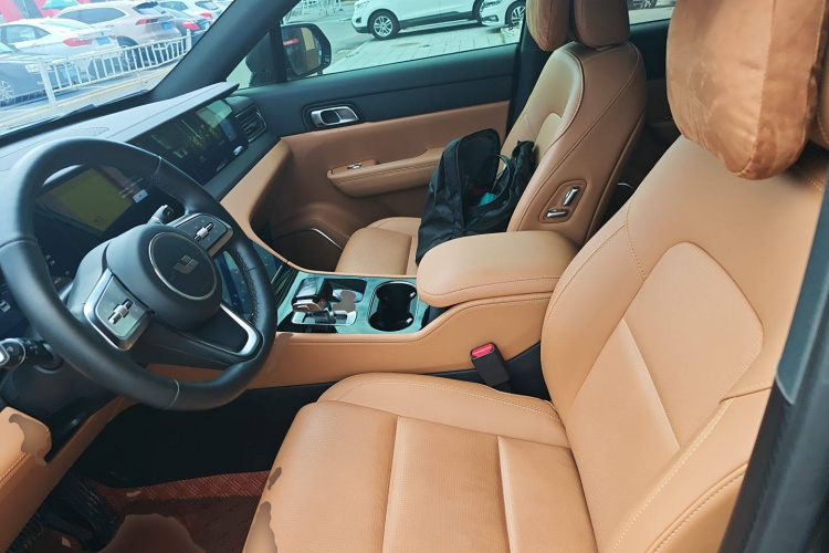 理想汽车 理想ONE 2021款 增程6座版中控内饰19