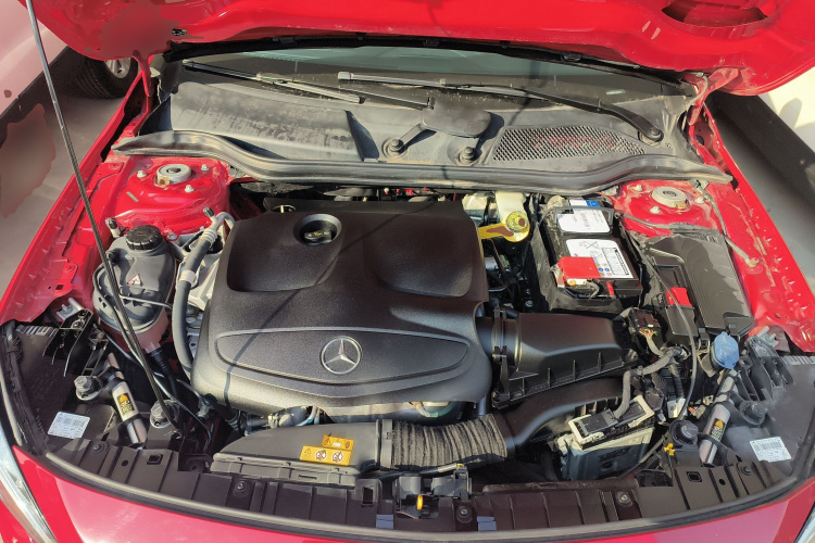 奔驰GLA 2015款 GLA 200 时尚型机舱底盘24