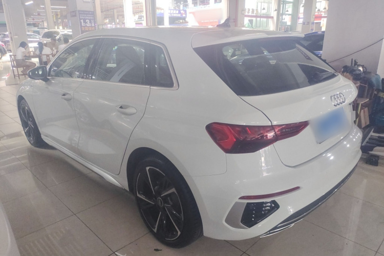 奥迪A3 2024款 Sportback 35 TFSI 时尚运动型车身外观6002