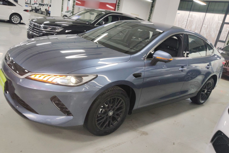 比亚迪 秦PLUS 2025款 EV 智驾版 510KM领先型车身外观4