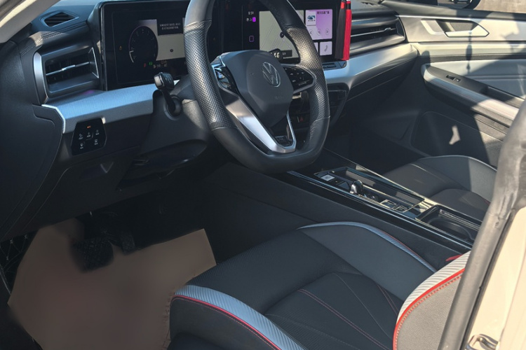 大众 2023款 凌渡L 280TSI DSG酷辣版中控内饰7001
