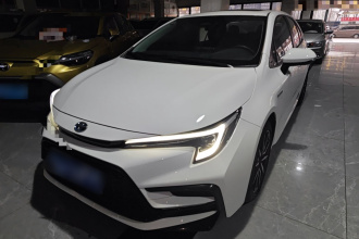 丰田 雷凌 2023款 智能电混双擎 1.8L 运动版