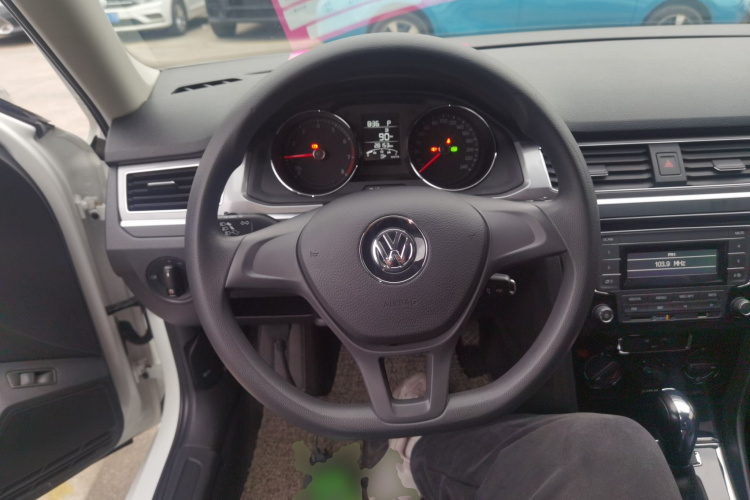 大众 2019款 改款 宝来·传奇 1.5L 自动时尚型 国VI中控内饰13