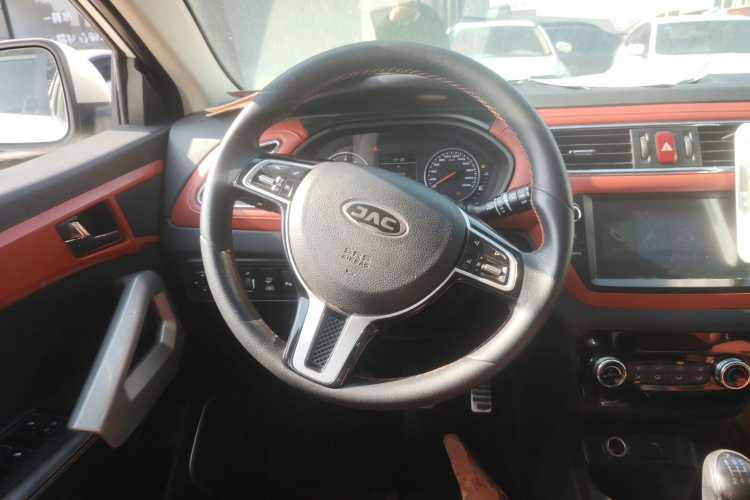 江汽集团 瑞风S2 2018款 智驱版 1.5L 手动豪华智能型局部细节13