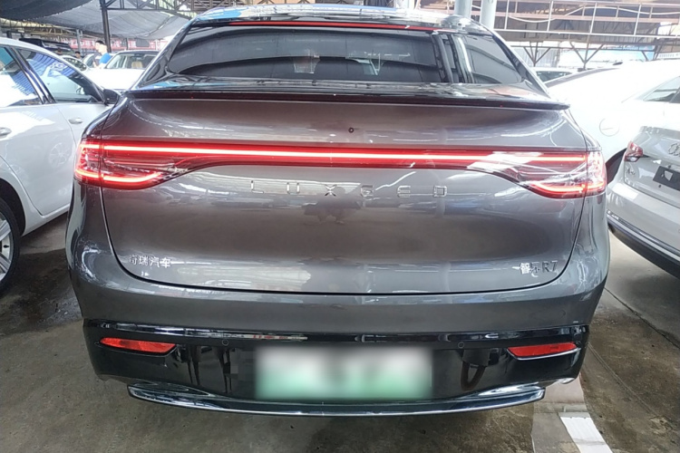 鸿蒙智行 智界R7 2025款 增程 251km Max车身外观6