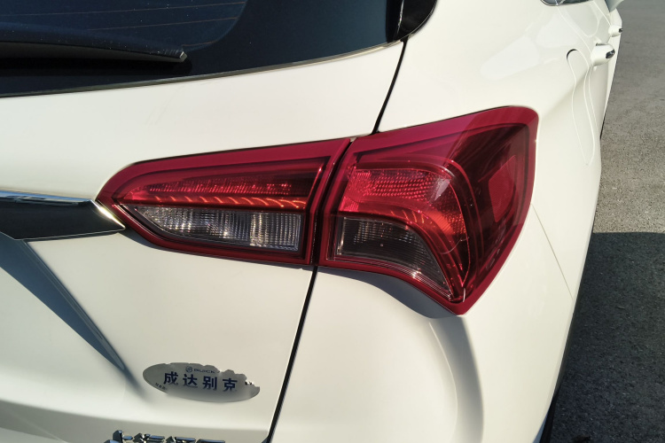 别克 昂科威 2018款 20T 两驱精英型车身外观9