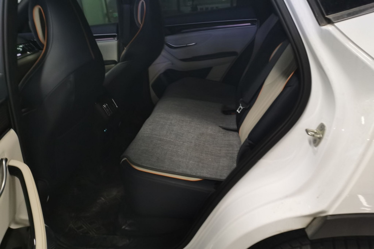 比亚迪 宋PLUS新能源 2021款 DM-i 51KM 尊荣型中控内饰21