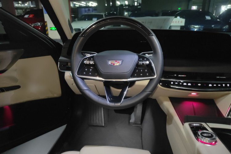 凯迪拉克CT6 2023款 28T 铂金型中控内饰13