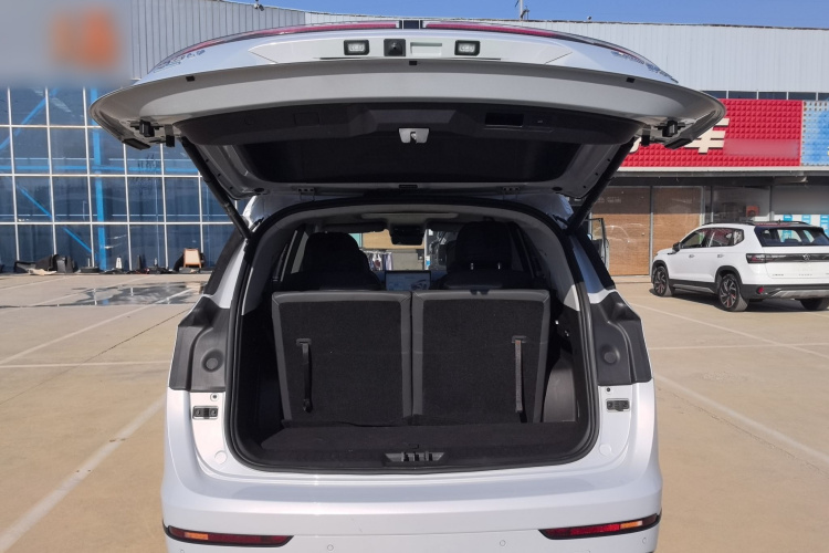 捷途山海L9 2025款 1.5TD 2DHT 旗舰版 6座机舱底盘23