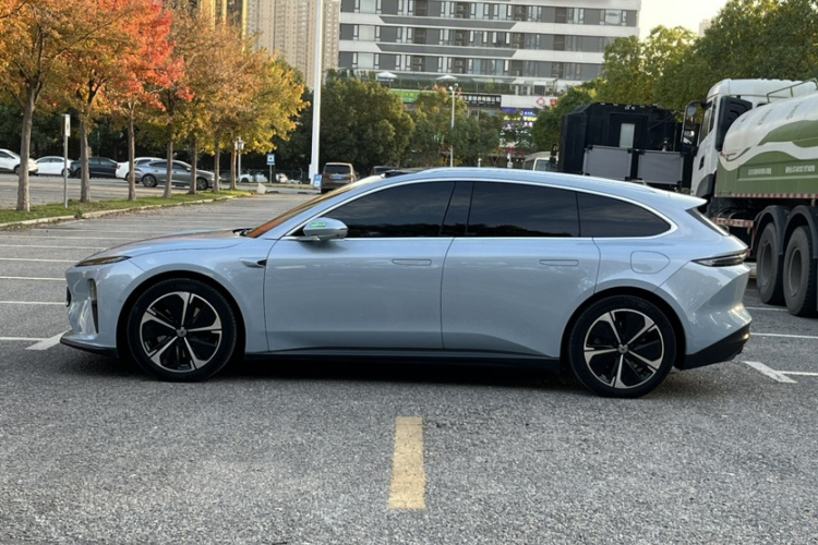 蔚来ET5T 2023款 75kWh Touring车身外观6005