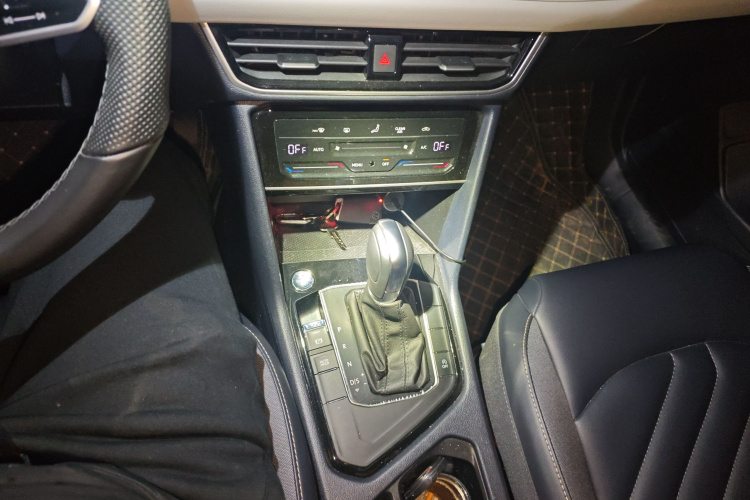 大众 途岳 2023款 300TSI 两驱皎月版局部细节18