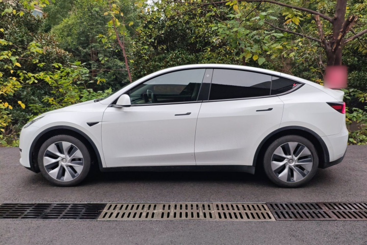 特斯拉 Model Y 2022款 改款 后轮驱动版车身外观6003