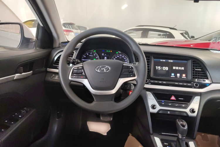 现代 领动 2016款 1.6L 自动智炫·精英型中控内饰13