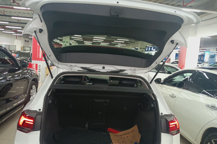 大众 高尔夫 2021款 280TSI DSG Pro机舱底盘23