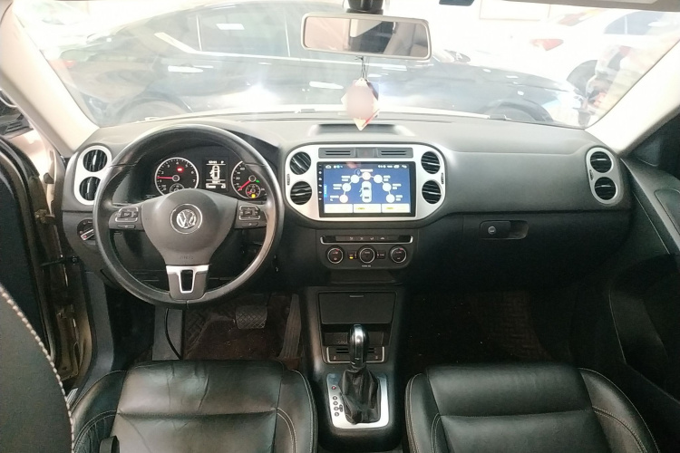 大众 途观 2016款 300TSI 自动两驱舒适版中控内饰7002