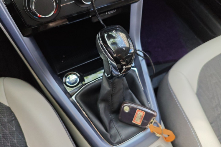 大众 途铠 2021款 280TSI DSG舒适版局部细节18