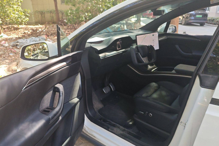 特斯拉 Model X 2023款 双电机全轮驱动版中控内饰20