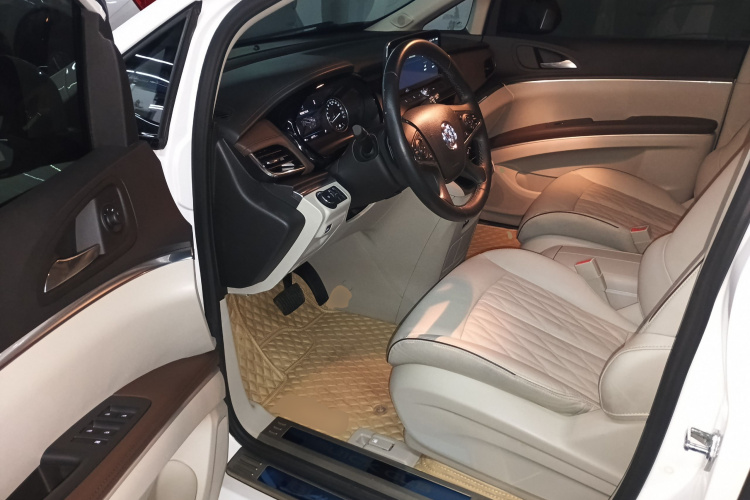 别克GL8 2021款 陆上公务舱 652T 豪华型中控内饰20